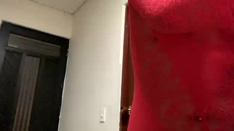 Snapshot of lil_ith chatting on December 6, 9:43 am Lilith online show from December 6, 9:43 am