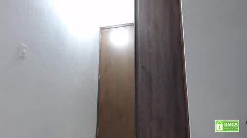 Snapshot of lil_ith chatting on March 4, 9:43 pm Lilith online show from March 4, 9:43 pm