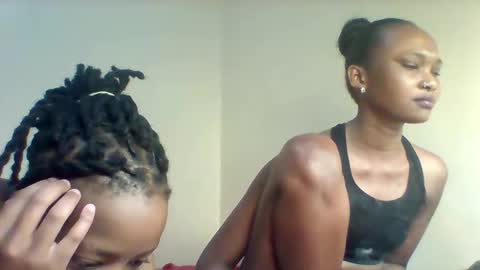 Snapshot of lil_miss9 chatting on November 7, 2:06 pm Lil miss online show from November 7, 2:06 pm