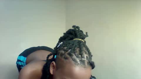 Snapshot of lil_miss9 chatting on November 11, 1:16 am Lil miss online show from November 11, 1:16 am