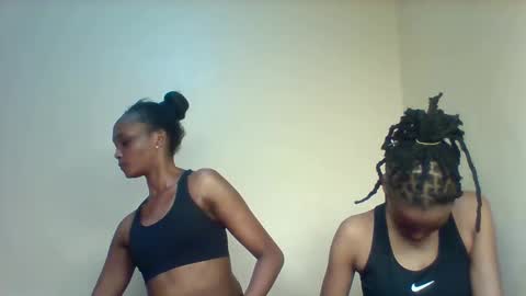 Snapshot of lil_miss9 chatting on November 12, 2:17 pm Lil miss online show from November 12, 2:17 pm