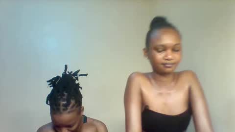 Snapshot of lil_miss9 chatting on November 15, 1:18 pm Lil miss online show from November 15, 1:18 pm