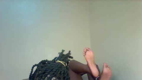 Snapshot of lil_miss9 chatting on November 19, 1:05 am Lil miss online show from November 19, 1:05 am