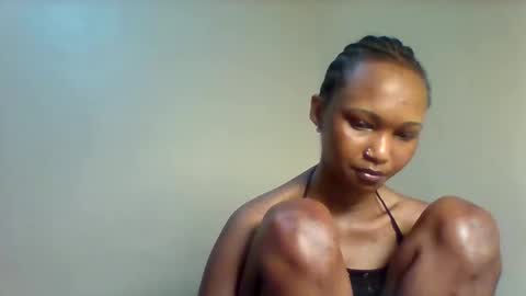 Snapshot of lil_miss9 chatting on November 21, 12:26 pm Lil miss online show from November 21, 12:26 pm