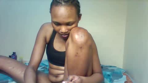 Snapshot of lil_miss9 chatting on November 23, 1:38 am Lil miss online show from November 23, 1:38 am