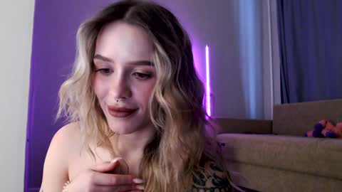 Snapshot of lil_reya chatting on January 11, 10:29 am INST Lil happines s online show from January 11, 10:29 am