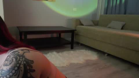 Snapshot of lil_reya chatting on September 17, 11:45 am INST Lil happines s online show from September 17, 11:45 am