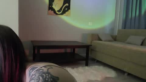 Snapshot of lil_reya chatting on September 26, 11:25 am INST Lil happines s online show from September 26, 11:25 am