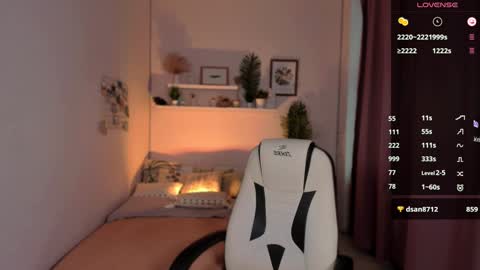 Snapshot of lil_stephanie chatting on December 14, 10:24 am YOUR LIL STEPHANIE online show from December 14, 10:24 am