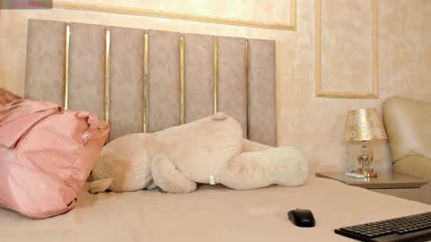 Snapshot of lilabeily chatting on February 20, 7:30 pm lila bailey online show from February 20, 7:30 pm