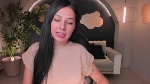 Lila West online show from February 9, 1:33 am