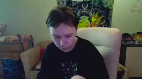 Snapshot of lileyfoxxx chatting on December 9, 11:15 am Lil online show from December 9, 11:15 am