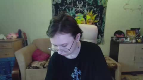 Snapshot of lileyfoxxx chatting on December 19, 10:02 am Lil online show from December 19, 10:02 am