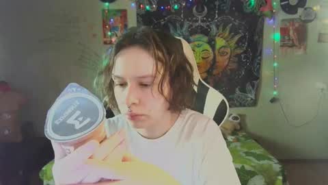 Snapshot of lileyfoxxx chatting on December 4, 11:19 am Lil online show from December 4, 11:19 am