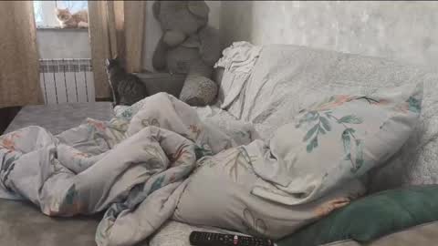 Lili online show from December 18, 10:54 am