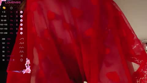 Snapshot of lili__roze_ chatting on February 13, 9:27 pm lili__roze_ online show from February 13, 9:27 pm