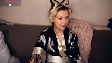 Lilian online show from October 18, 6:26 am