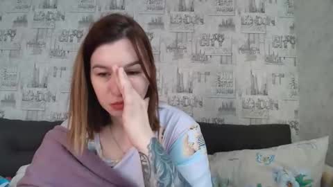 liliawoolf online show from September 26, 7:45 am