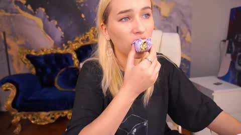 lilielfie online show from September 9, 6:46 am