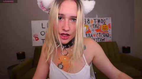 lilielfie online show from October 31, 11:28 pm