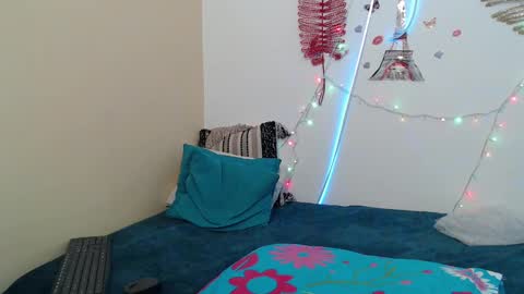 liliimilf online show from February 11, 9:42 am