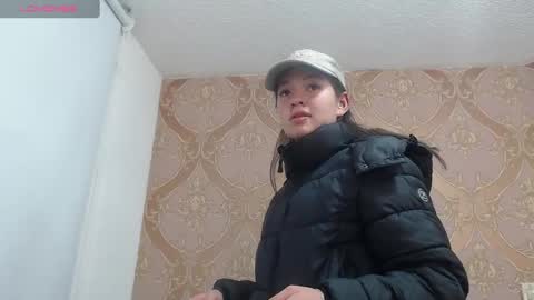 lilimini online show from December 24, 1:59 am