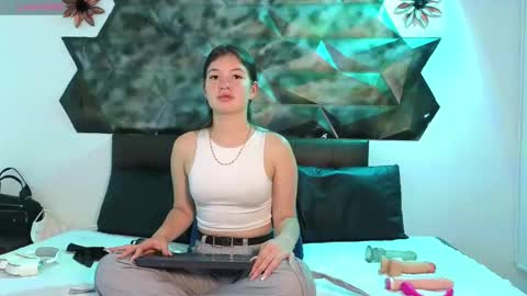 lilimini online show from January 3, 7:07 pm