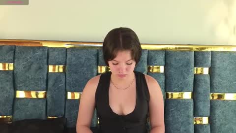 lilimini online show from February 4, 1:13 am