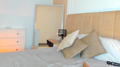 Lili  online show from December 28, 5:44 am