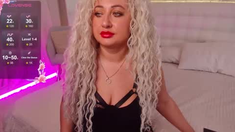 Snapshot of lilit_1love chatting on December 18, 4:46 pm Lilit online show from December 18, 4:46 pm