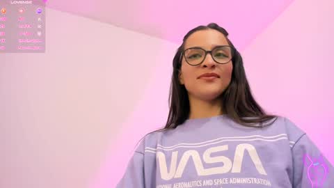 Snapshot of lilith01_ chatting on December 21, 7:49 pm Leidy online show from December 21, 7:49 pm