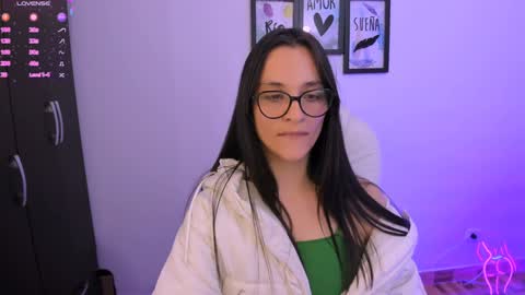 Snapshot of lilith01_ chatting on February 4, 10:02 pm Leidy online show from February 4, 10:02 pm