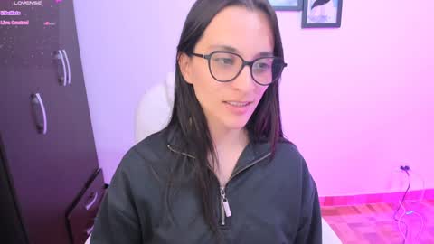 Snapshot of lilith01_ chatting on February 7, 9:48 pm Leidy online show from February 7, 9:48 pm