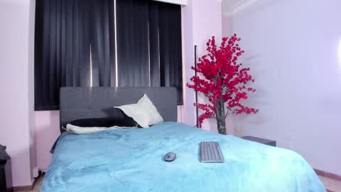 Snapshot of lilith_and_marcusblain chatting on January 17, 10:23 pm Lili Marcus online show from January 17, 10:23 pm