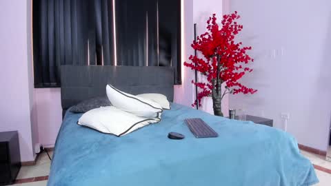 Snapshot of lilith_and_marcusblain chatting on January 23, 10:33 pm Lili Marcus online show from January 23, 10:33 pm