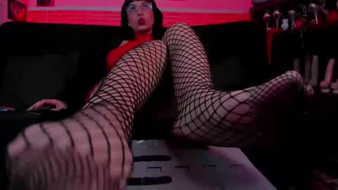 Snapshot of lilith_deveraux_ chatting on September 13, 6:18 pm MISTRESS LILITH online show from September 13, 6:18 pm