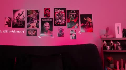 Snapshot of lilith_deveraux_ chatting on October 28, 6:10 pm MISTRESS LILITH online show from October 28, 6:10 pm