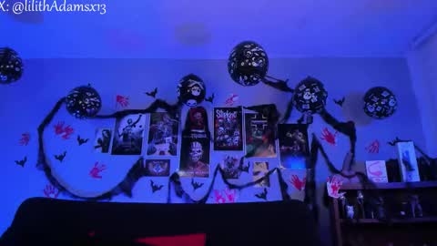 Snapshot of lilith_deveraux_ chatting on October 31, 6:20 pm MISTRESS LILITH online show from October 31, 6:20 pm