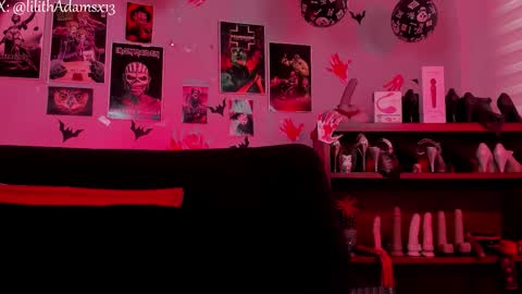 Snapshot of lilith_deveraux_ chatting on November 4, 1:54 pm MISTRESS LILITH online show from November 4, 1:54 pm