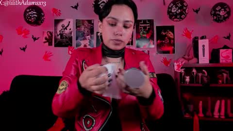 Snapshot of lilith_deveraux_ chatting on November 11, 11:38 pm MISTRESS LILITH online show from November 11, 11:38 pm
