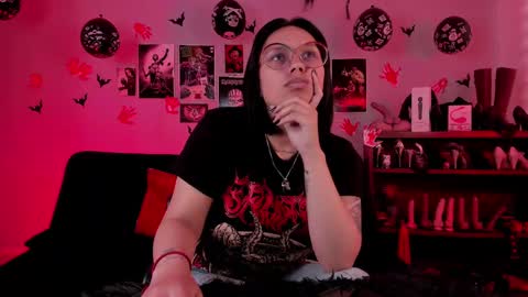 Snapshot of lilith_deveraux_ chatting on November 18, 2:43 pm MISTRESS LILITH online show from November 18, 2:43 pm