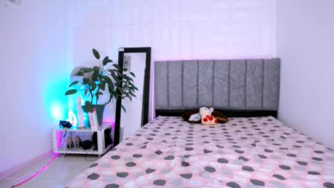 Lilith online show from September 17, 3:03 pm