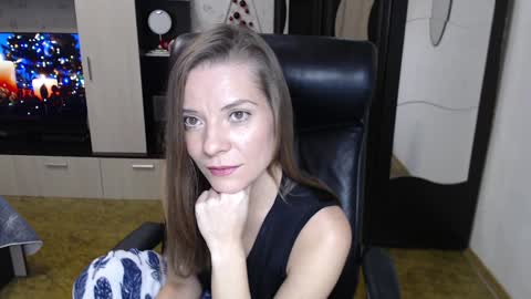 lilith small21 online show from December 10, 9:12 am