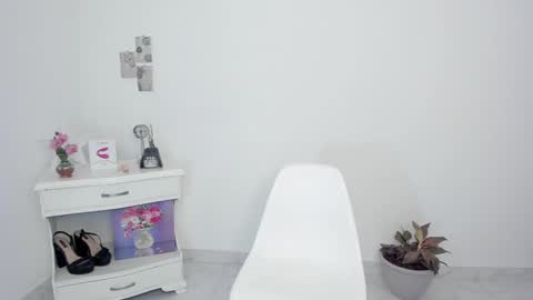 Alejandra  online show from February 2, 8:30 pm