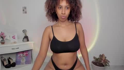 Alejandra  online show from February 25, 7:20 am