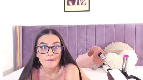 Snapshot of lilithcapri777 chatting on February 10, 6:24 pm Lily online show from February 10, 6:24 pm