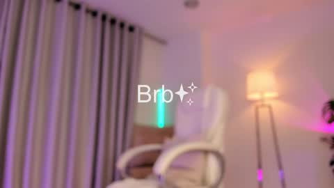 Lili  online show from December 17, 11:49 pm