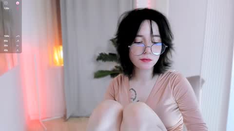 Snapshot of lilithlunna chatting on February 1, 1:23 am Lilith online show from February 1, 1:23 am