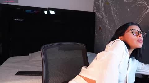 Lilith luxorr online show from November 24, 1:00 pm