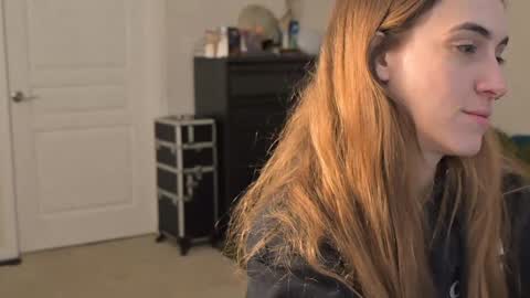 L online show from December 20, 8:01 pm